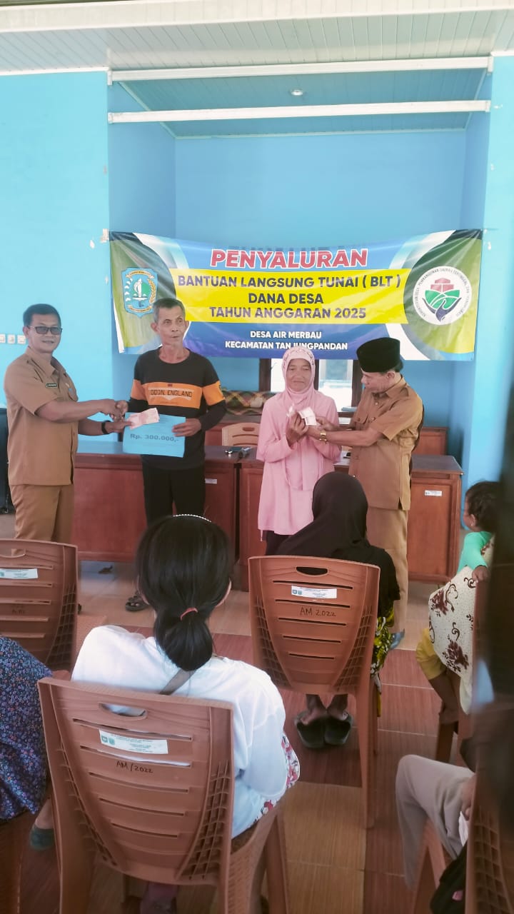 Pemberian BLT DD Desa Air Merbau