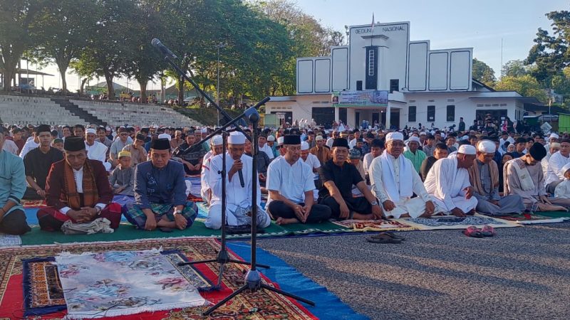 PHBI Kecamatan Tanjungpandan menyelenggarakan Sholat Idul Adha di Halaman Gedung Nasional Kelurahan Kota Kecamatan Tanjungpandan