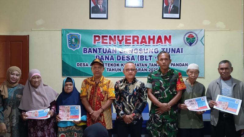 Penyerahan BLT DD Desa Aik Ketekok Kecamatan Tanjungpandan